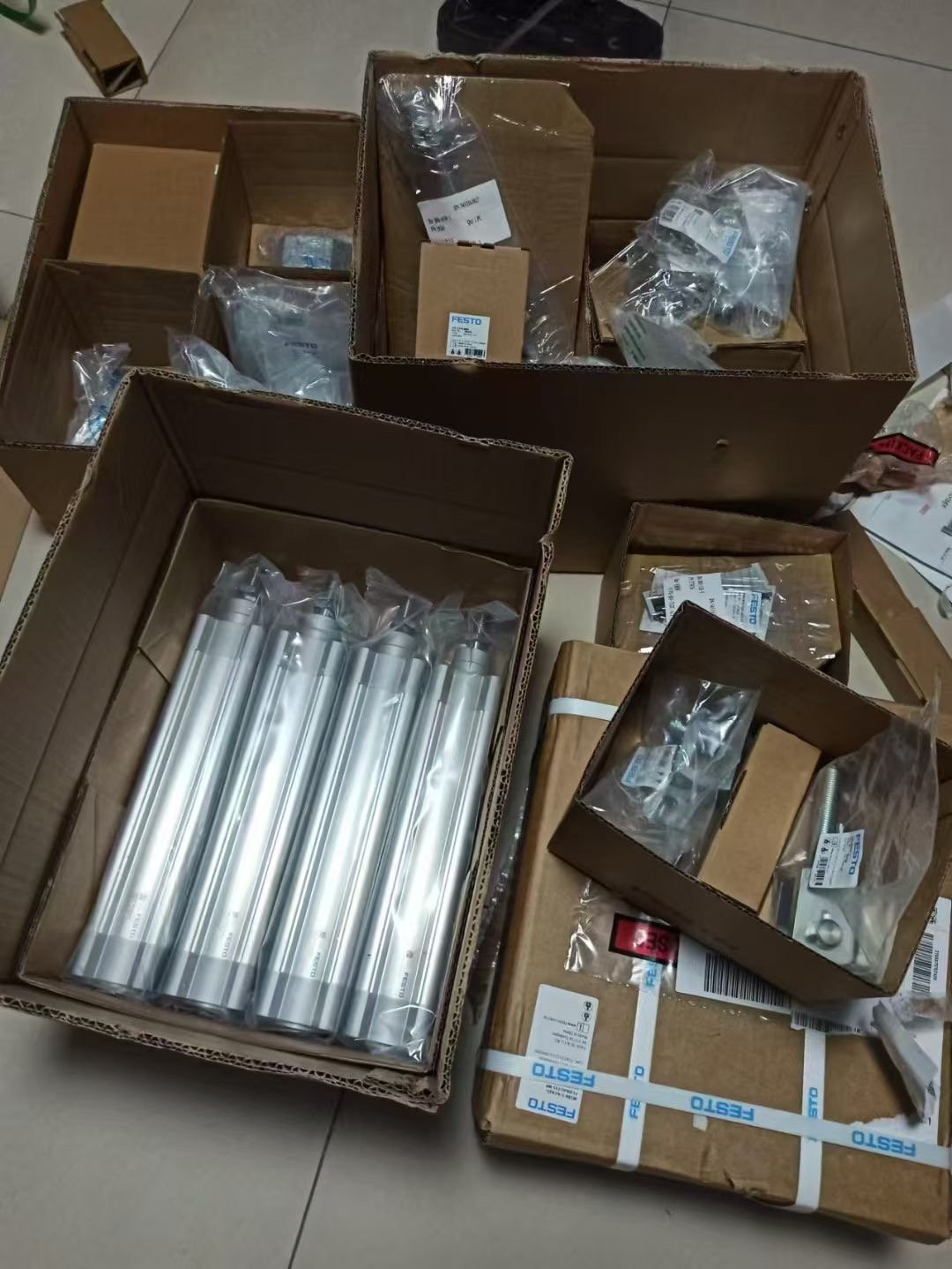 FESTO Push-in L-fitting QSL-G3/8-8 186121 - Image 2