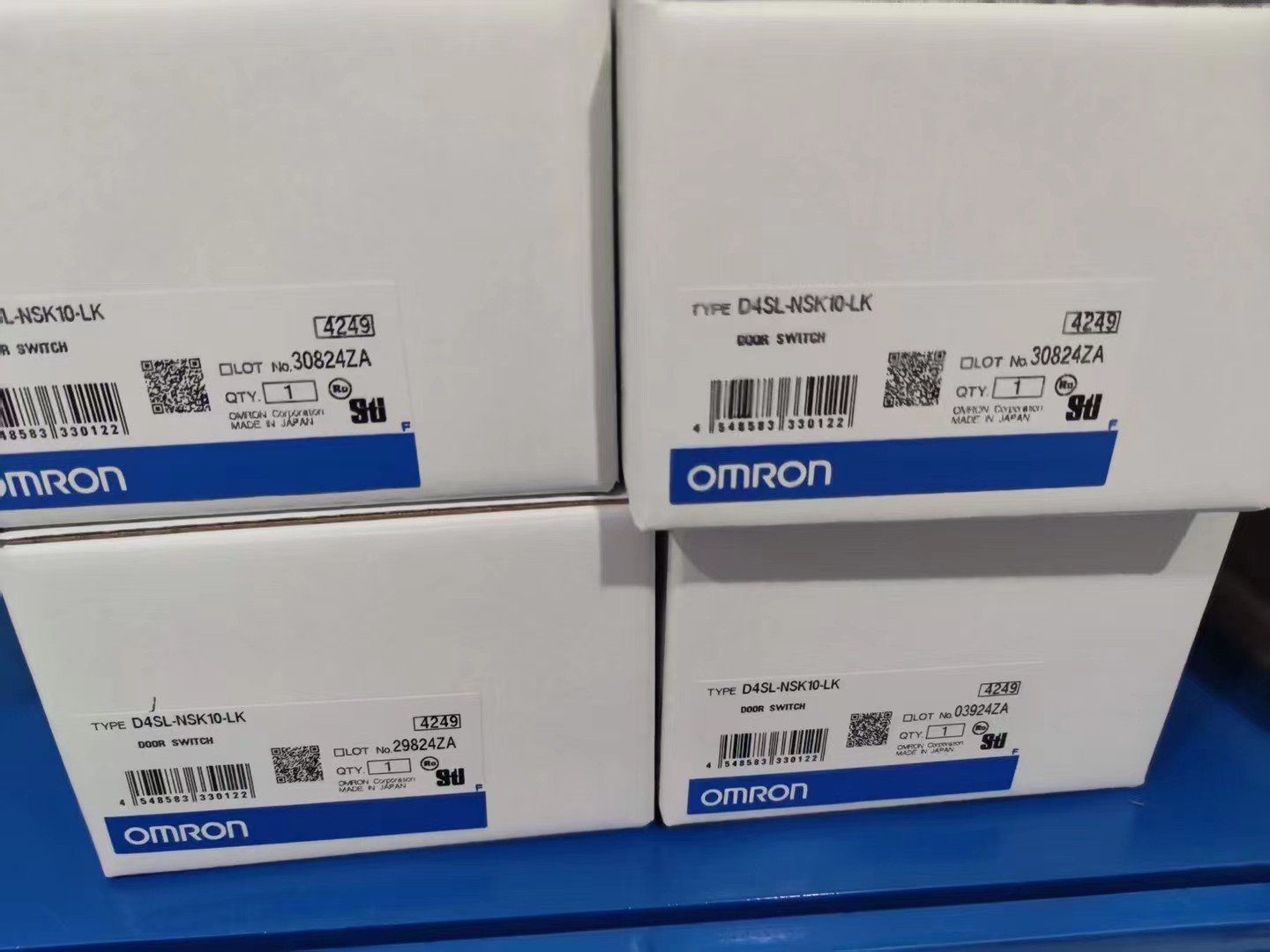 New Original Omron E2b-M18kN16-M1-B1 Inductive Threaded Barrel Proximity Sensor E2bm18kN16m1b1 - Image 3