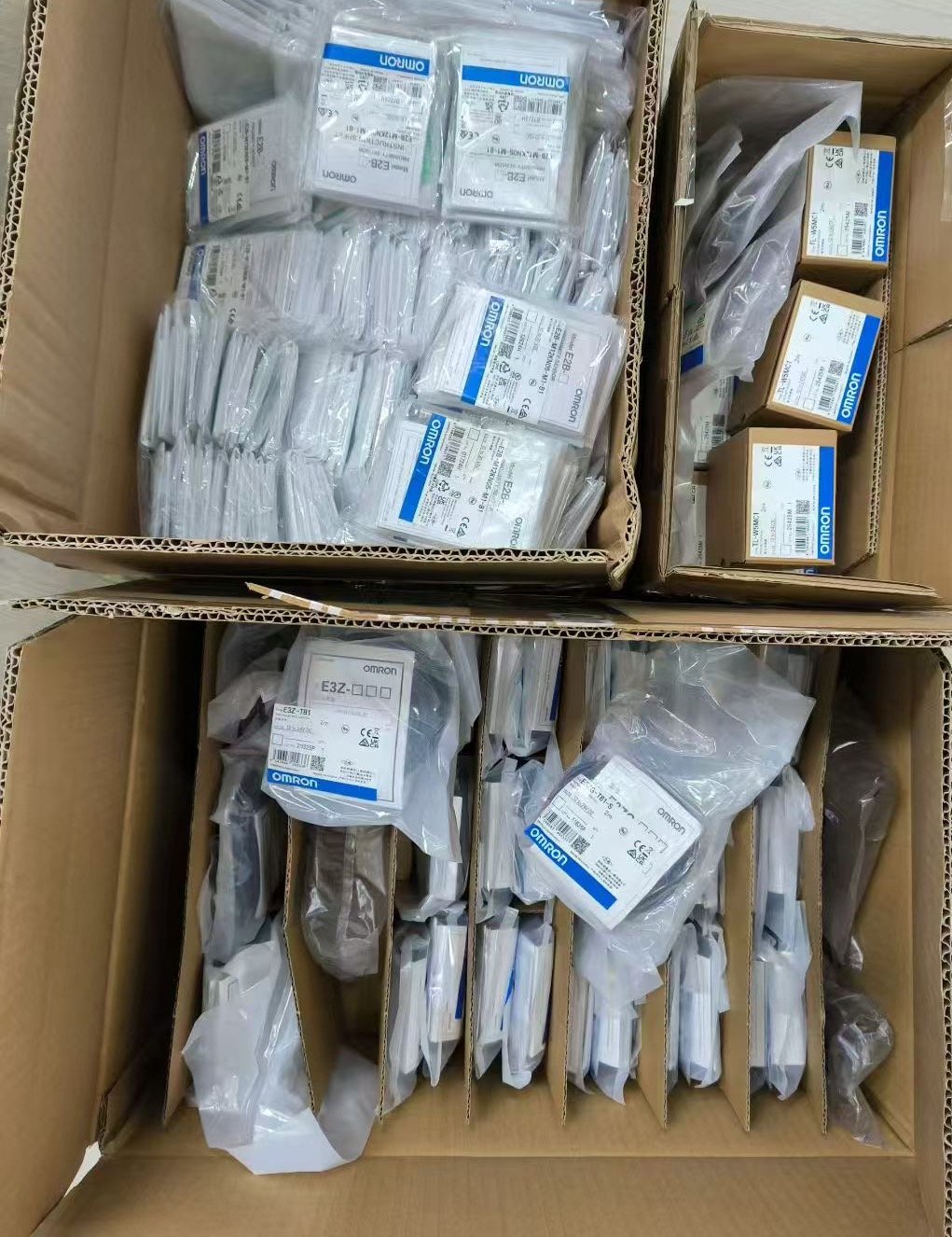 New Original Omron E2b-M18kN16-M1-B1 Inductive Threaded Barrel Proximity Sensor E2bm18kN16m1b1